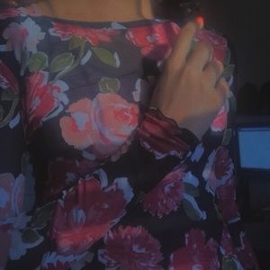 translucent lettuce sleeved top!✰